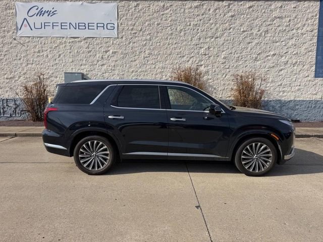 Used 2024 Hyundai Palisade Calligraphy image 2