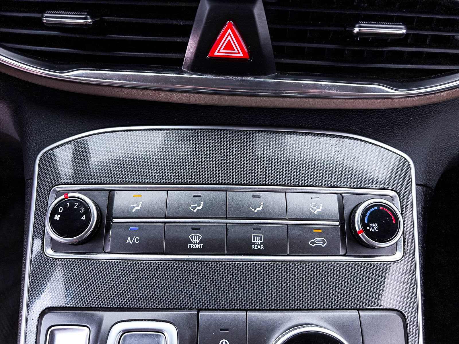 Used 2021 Hyundai Santa Fe SE FWD image 16