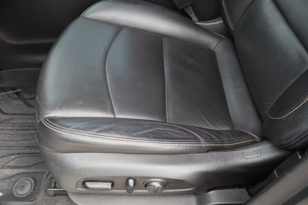 Used 2020 Chevrolet Equinox Premier w/ Premier Redline Edition image 21