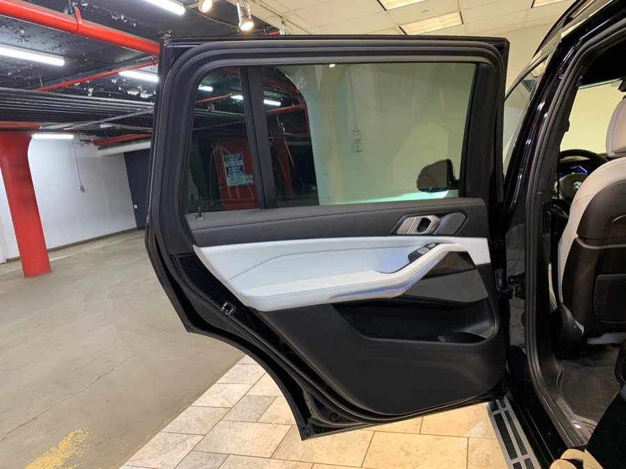 Used 2024 BMW X7 xDrive40i w/ M Sport Package AWD/4WD image 60