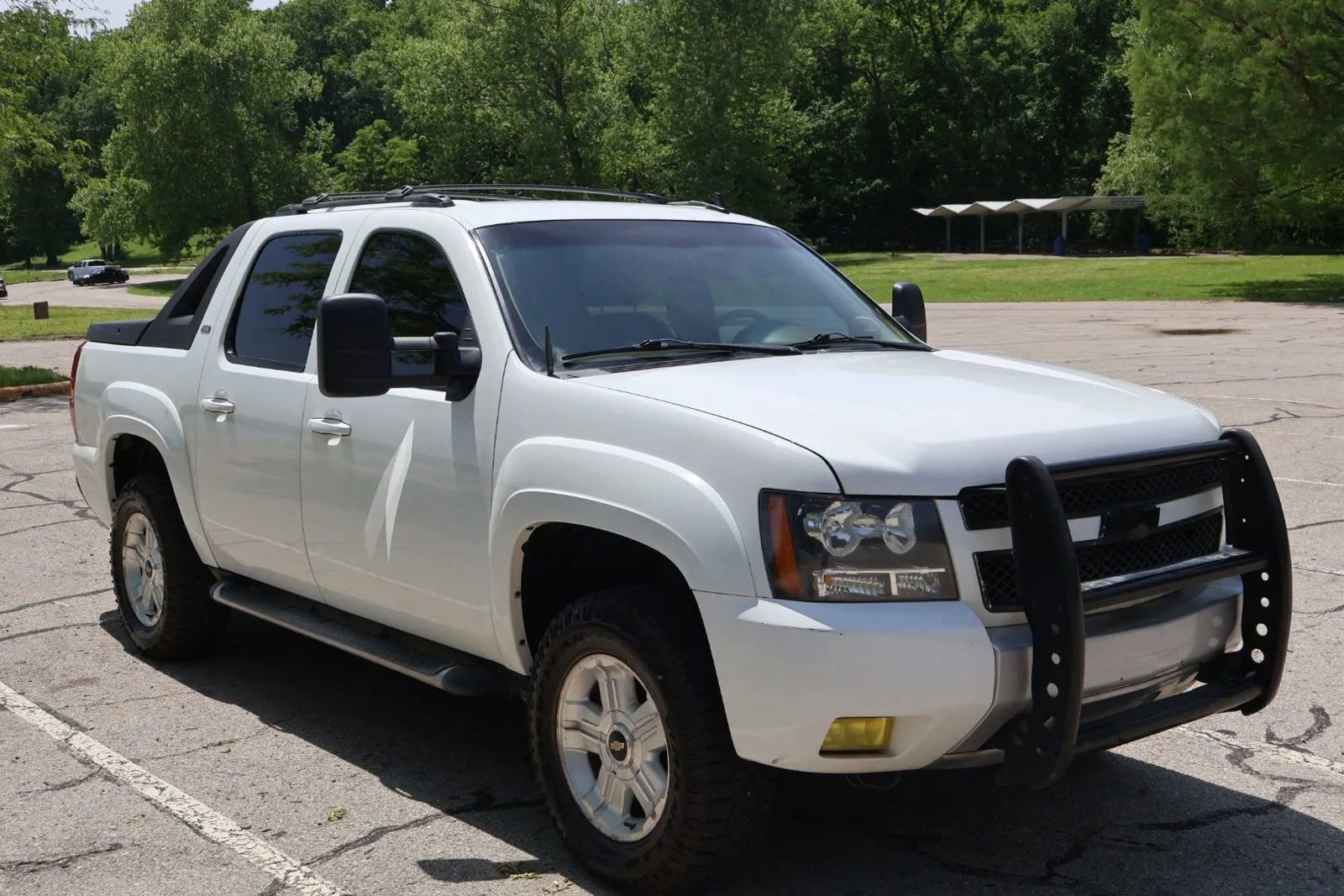 Used 2012 Chevrolet Avalanche LT w/ Suspension Package, Off-Road AWD/4WD image 3