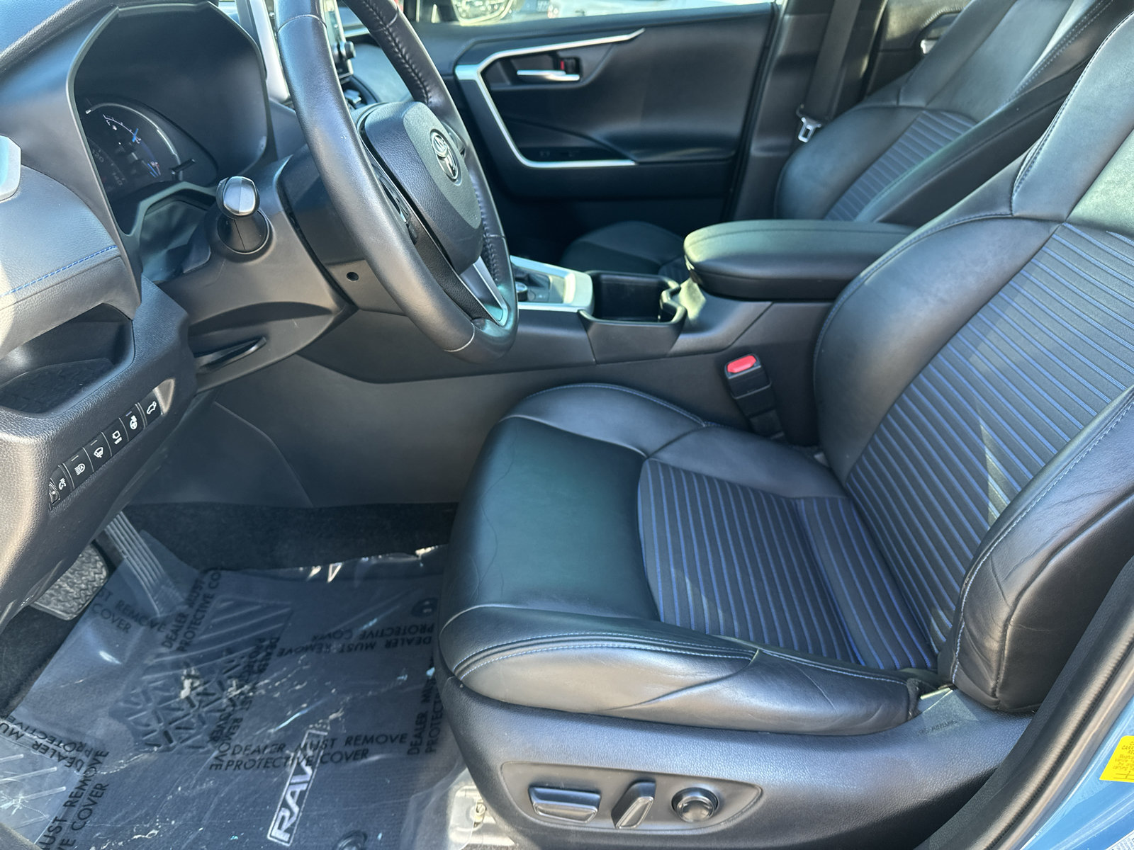 Used 2022 Toyota RAV4 XSE AWD/4WD image 14