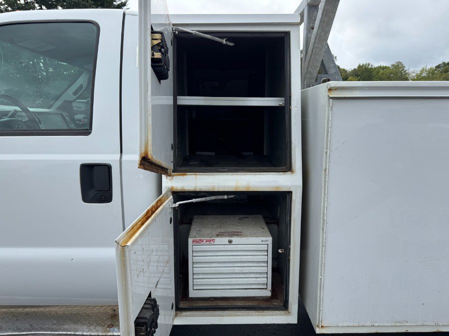 Used 2015 Ford F550 4x4 Regular Cab Super Duty image 15