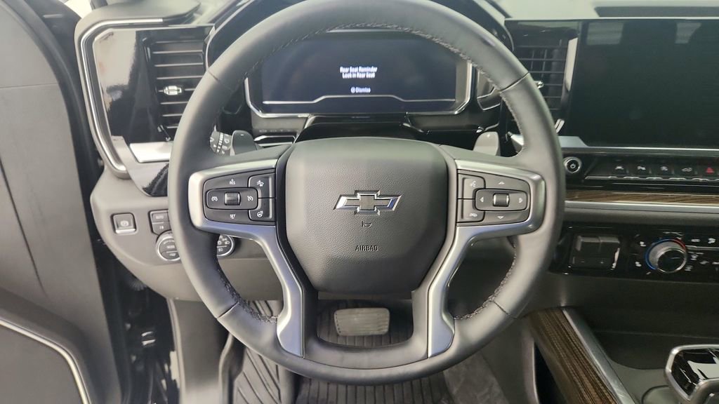 Used 2025 Chevrolet Silverado 1500 RST AWD/4WD image 19