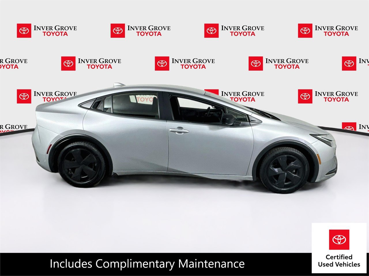 Certified 2025 Toyota Prius LE FWD image 4