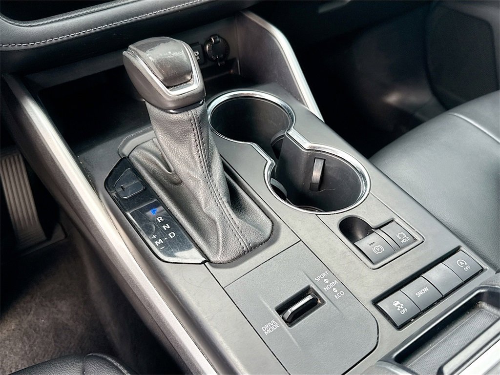 Used 2021 Toyota Highlander XLE image 17