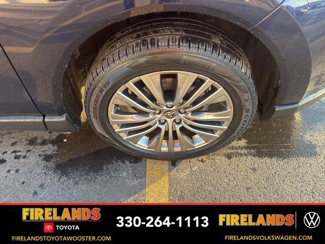 Used 2023 Toyota Venza Limited image 56