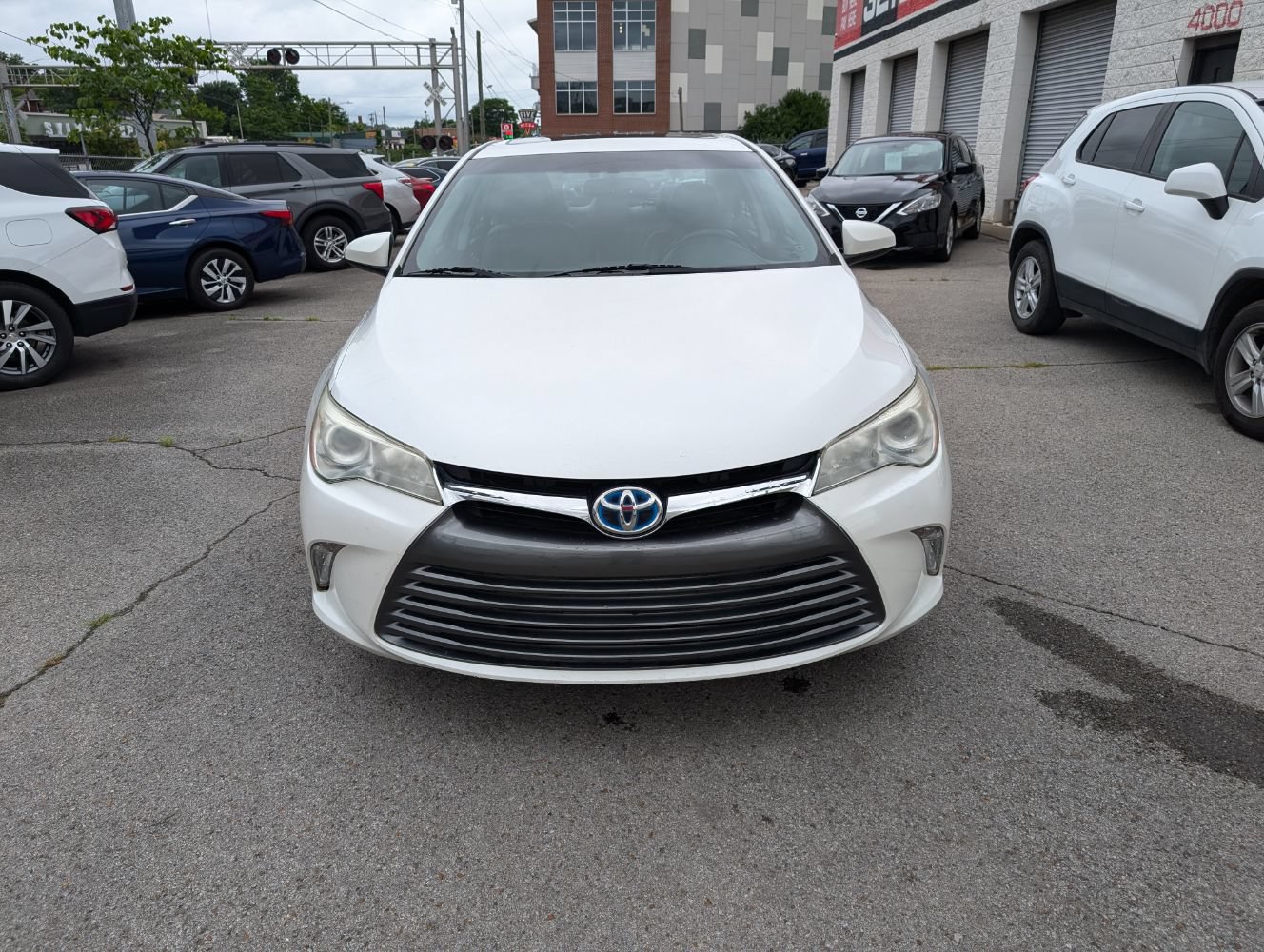 Used 2017 Toyota Camry XLE w/ Moonroof Package FWD image 3
