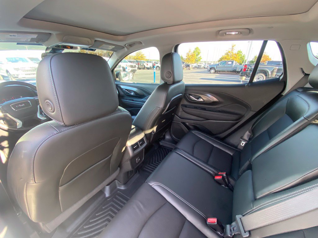 Used 2022 GMC Terrain SLT w/ Infotainment Package II FWD image 24