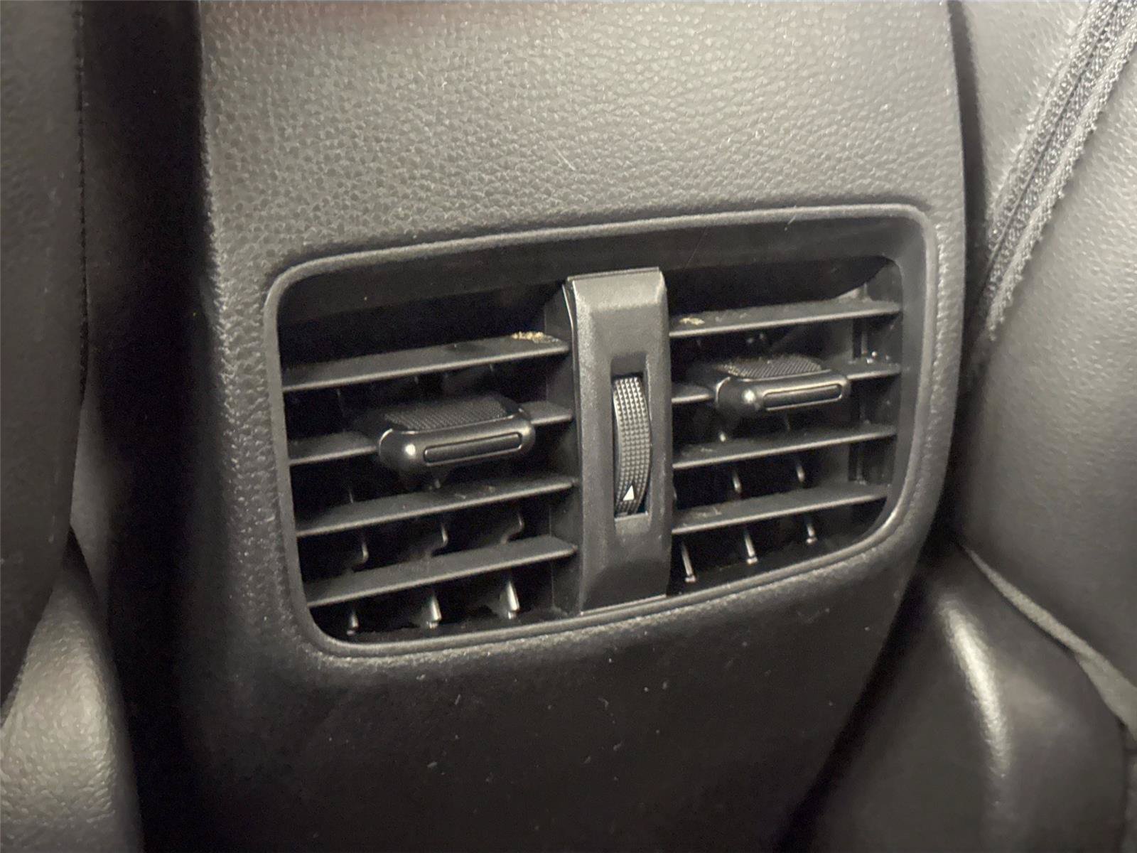 Certified 2025 Toyota Corolla Cross XLE FWD image 31