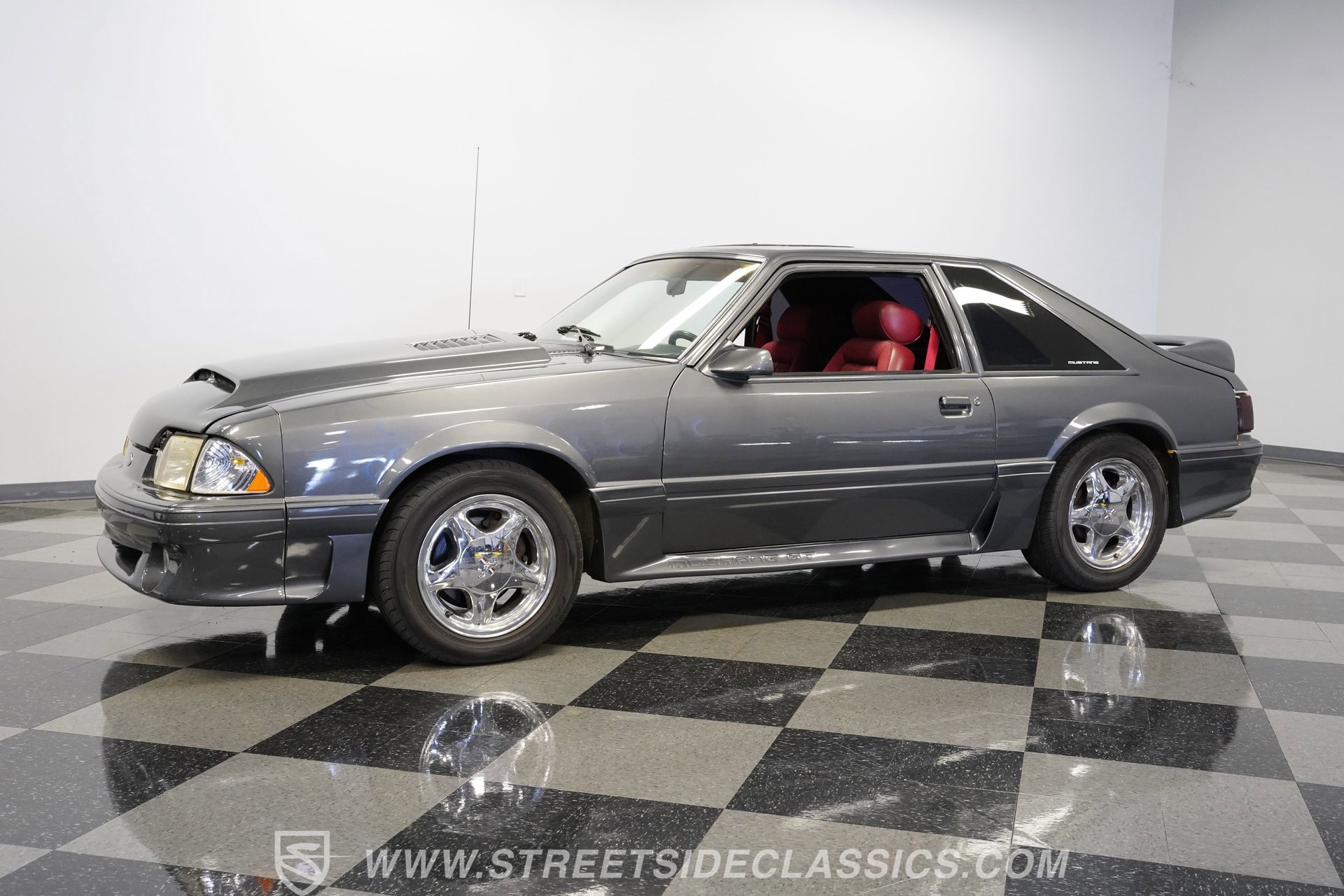 Used 1987 Ford Mustang GT RWD image 7