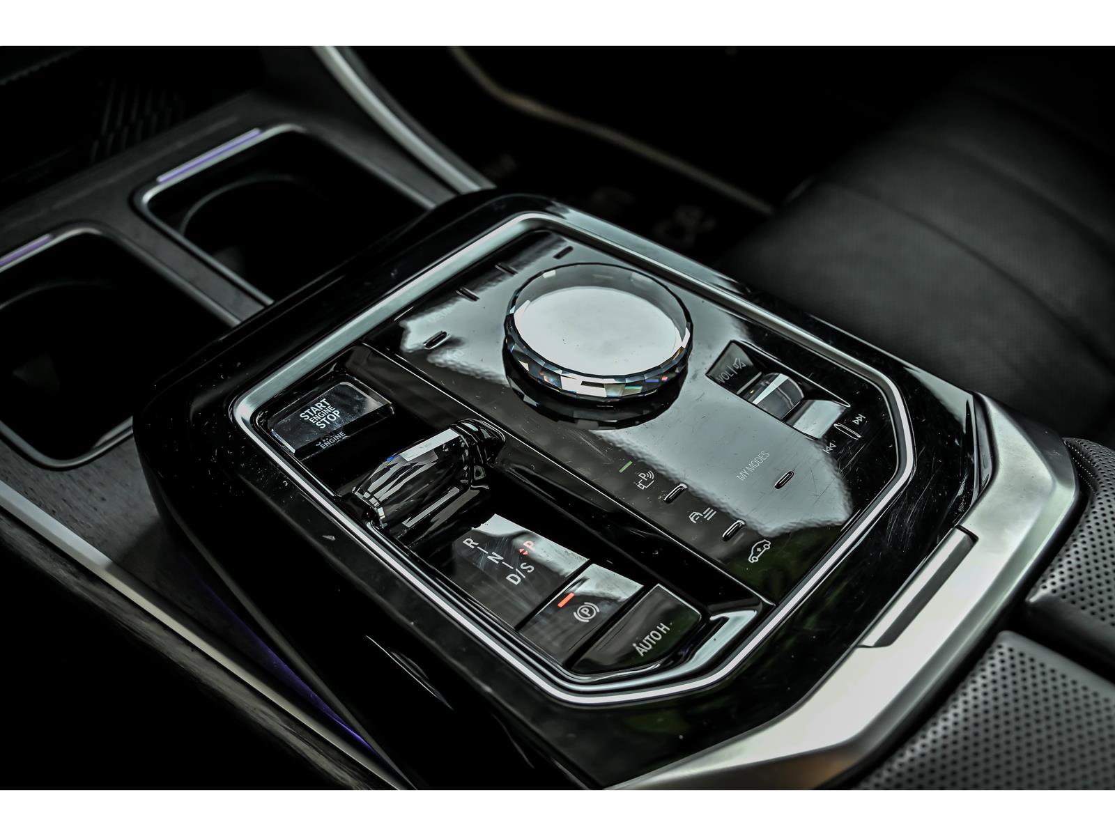 Used 2023 BMW 760i xDrive AWD/4WD image 22