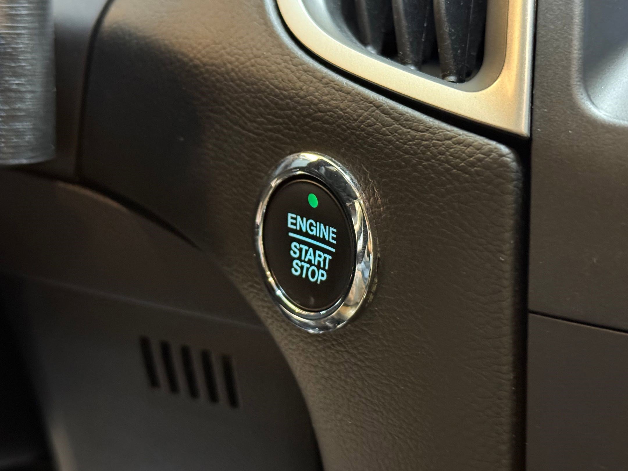 Used 2015 Ford Edge SEL w/ Equipment Group 201A image 32