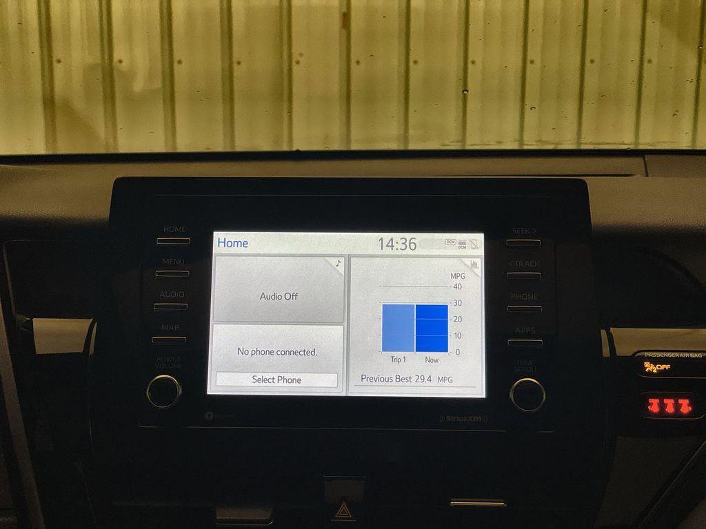 Used 2021 Toyota Camry SE w/ Cold Weather Package image 13