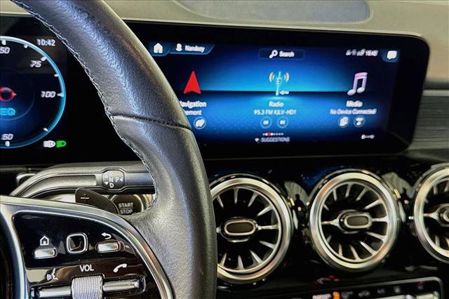 Used 2023 Mercedes-Benz EQB 300 4MATIC image 16
