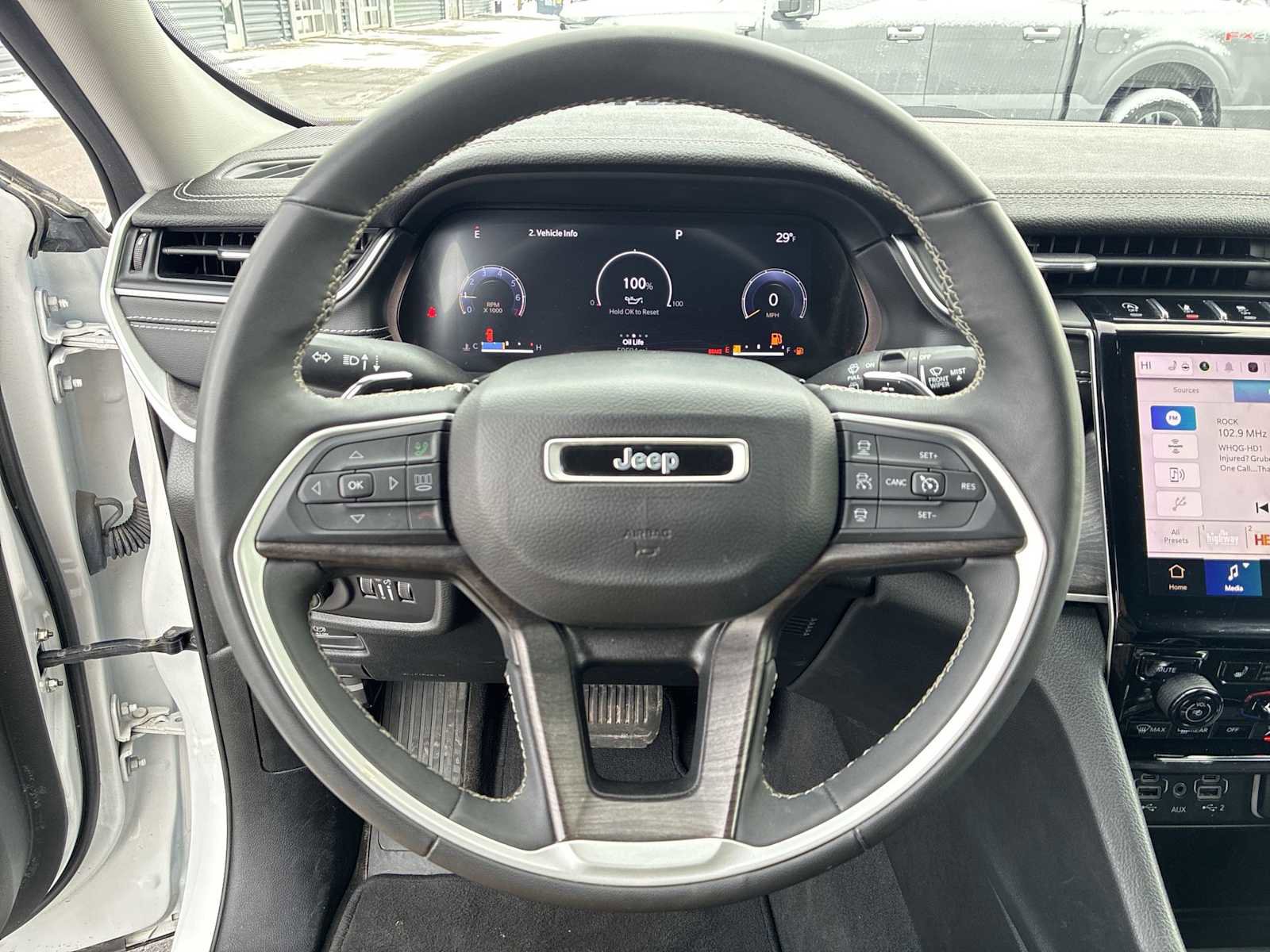 Used 2023 Jeep Grand Cherokee Limited image 10