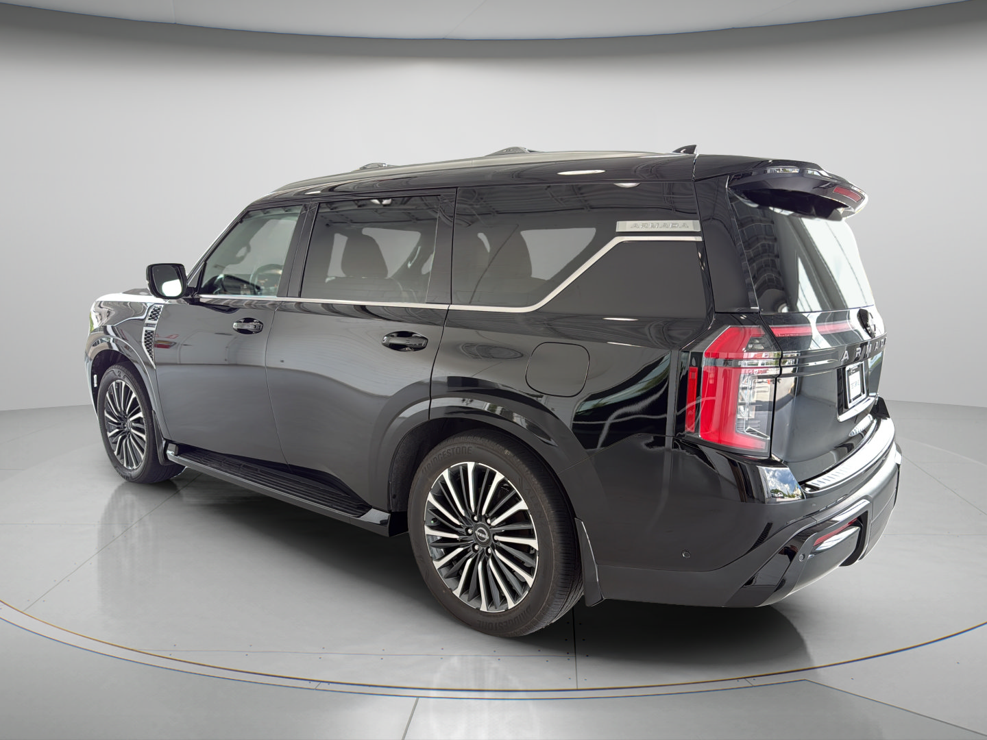 Used 2025 Nissan Armada Platinum Reserve w/ Convenience Package RWD image 2