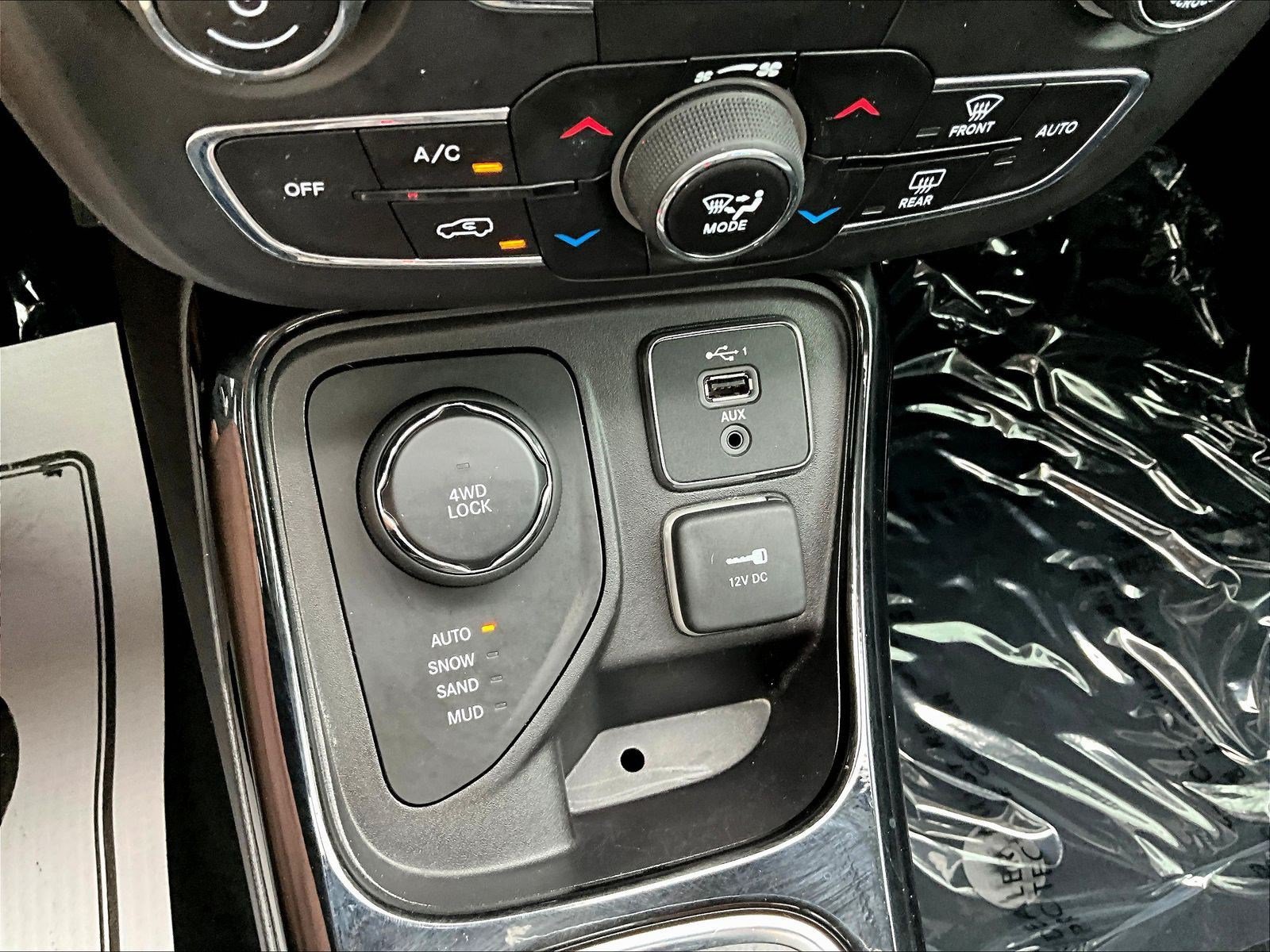 Used 2019 Jeep Compass Limited AWD/4WD image 16