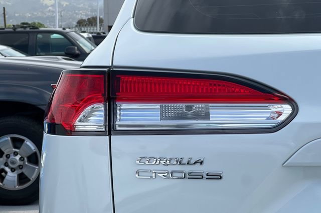 Certified 2024 Toyota Corolla Cross L FWD image 31