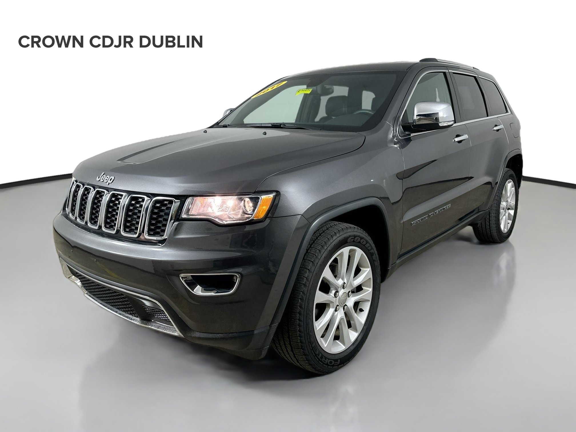 Used 2017 Jeep Grand Cherokee Limited AWD/4WD image 1