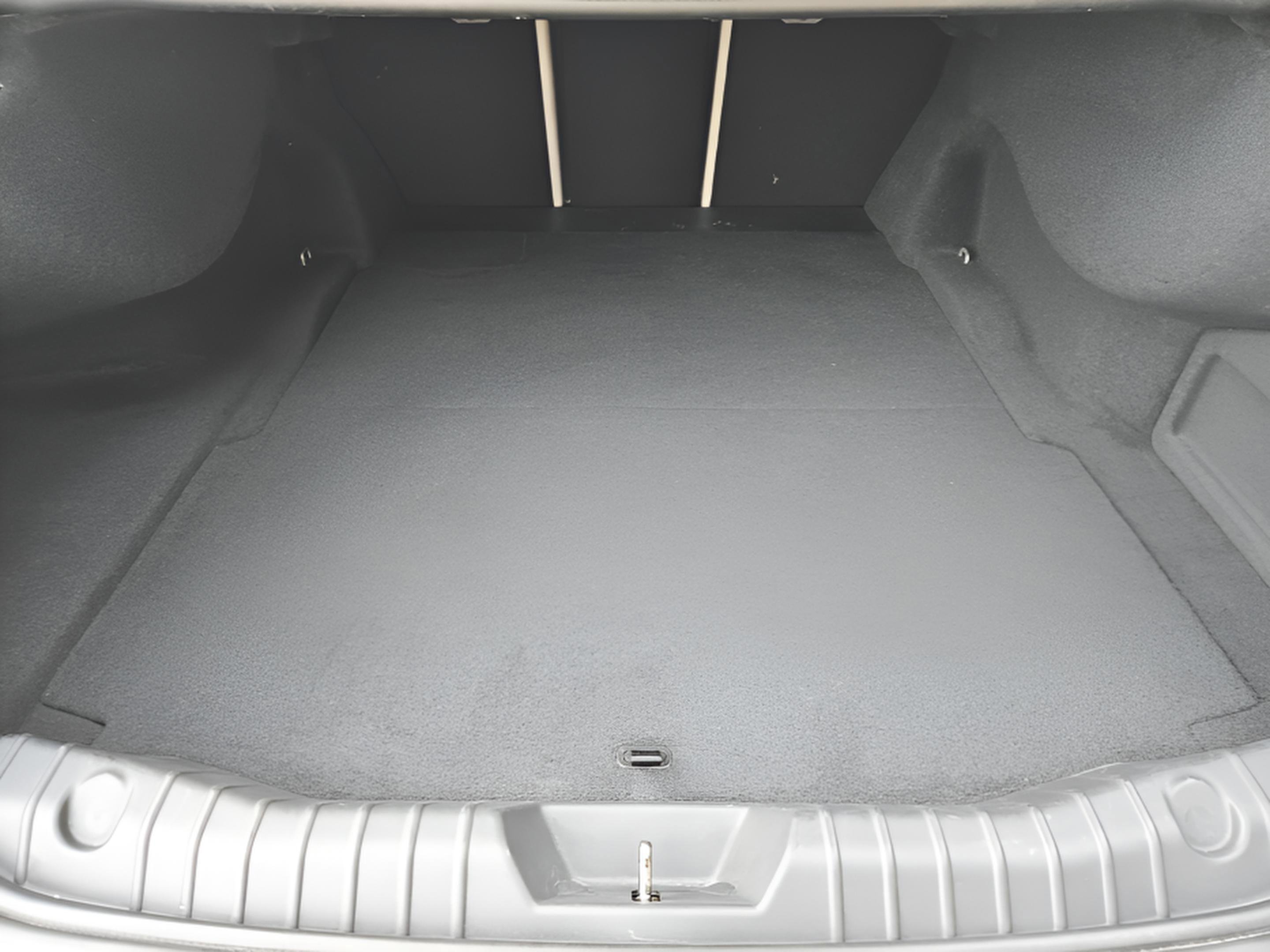 Used 2017 Jaguar XF Prestige image 34