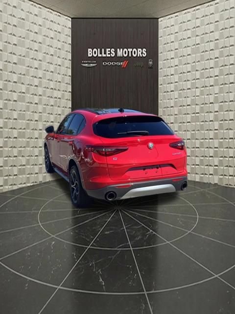 Used 2023 Alfa Romeo Stelvio Ti AWD/4WD image 10
