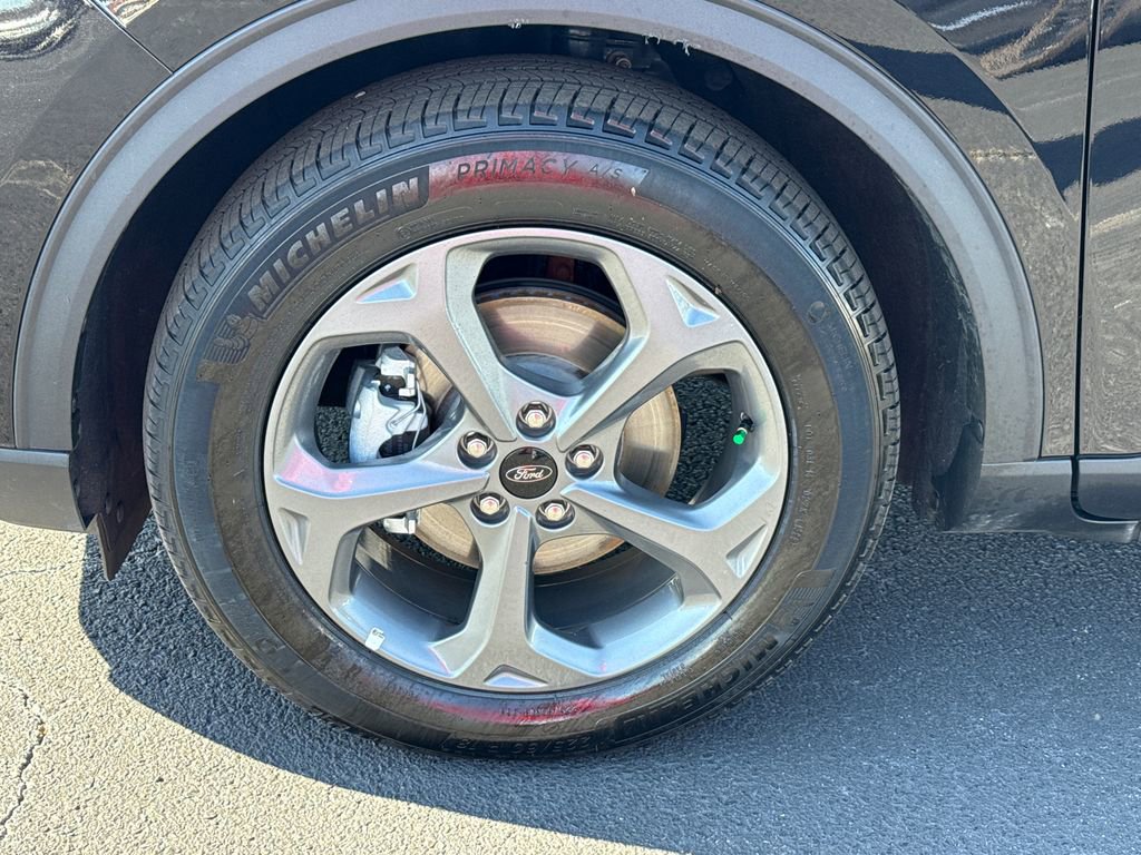 Certified 2025 Ford Escape ST-Line image 11