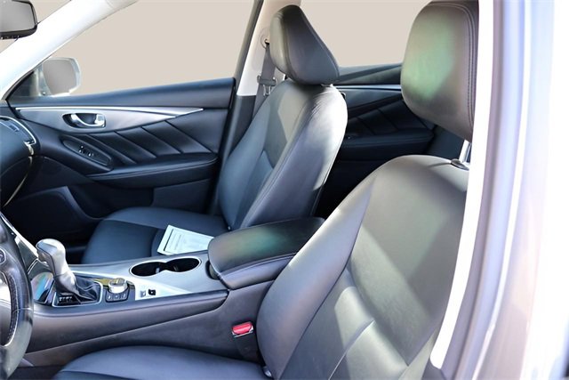 Used 2017 INFINITI Q50 2.0t w/ Moonroof Package image 12