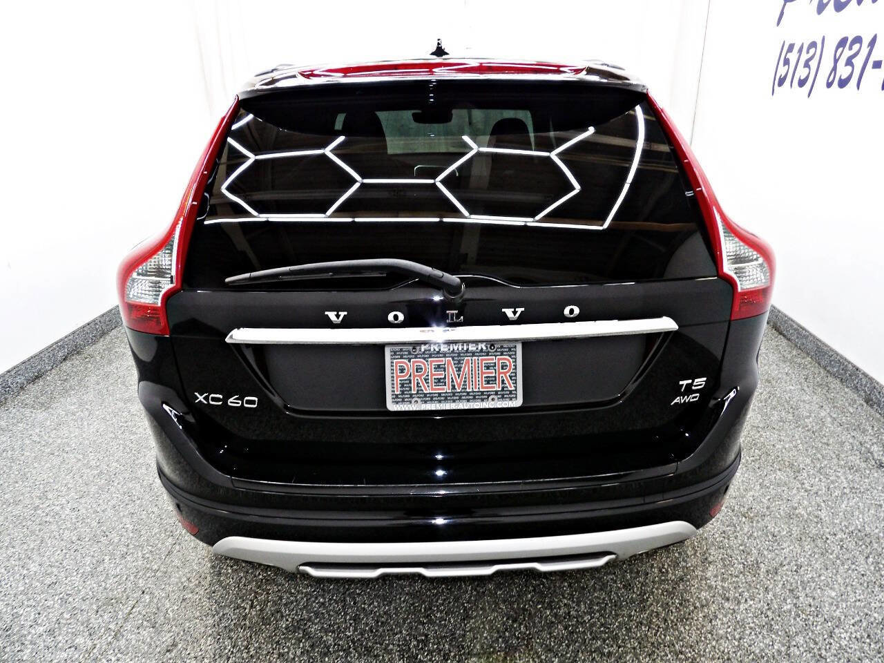 Used 2017 Volvo XC60 T5 Dynamic image 5