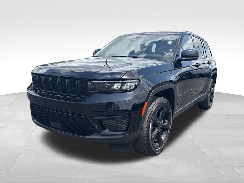 Certified 2023 Jeep Grand Cherokee Altitude AWD/4WD image 8