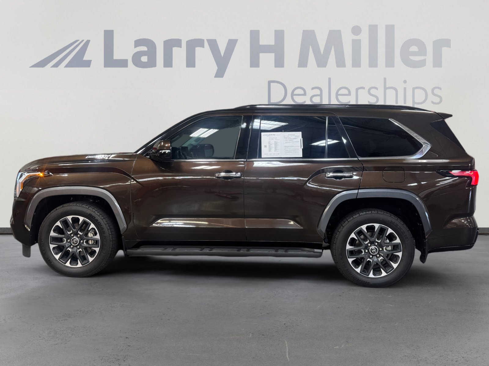 Used 2023 Toyota Sequoia Limited RWD image 2