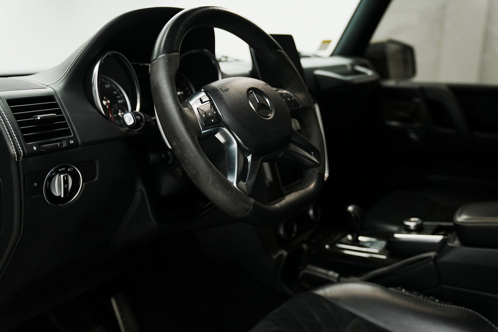 Used 2017 Mercedes-Benz G 550 Squared image 22