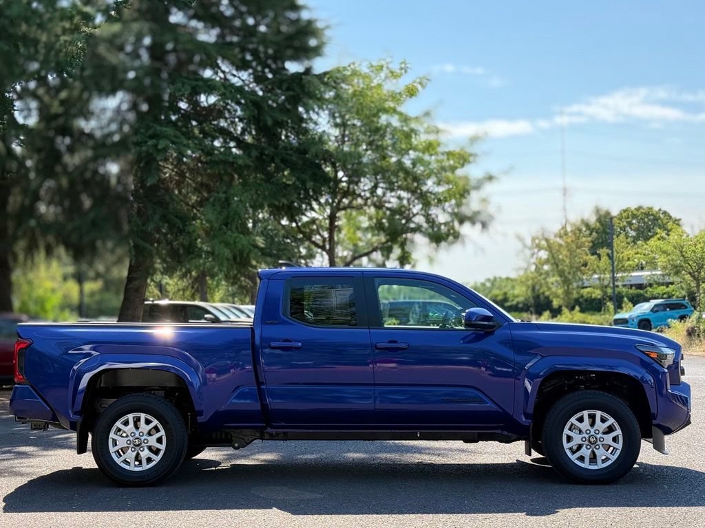 Certified 2024 Toyota Tacoma SR5 AWD/4WD image 6