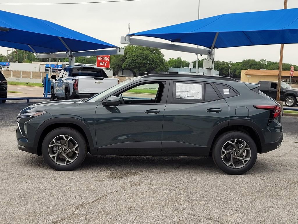 New 2026 Chevrolet Trax LT FWD image 2