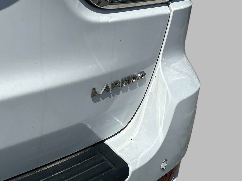 Used 2020 Jeep Grand Cherokee Laredo AWD/4WD image 14