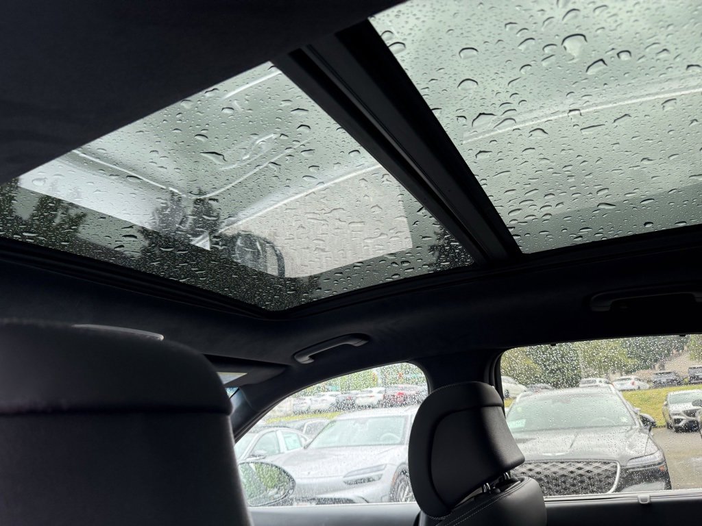 Used 2025 Genesis GV70 3.5T Sport w/ Sport Prestige Package image 19