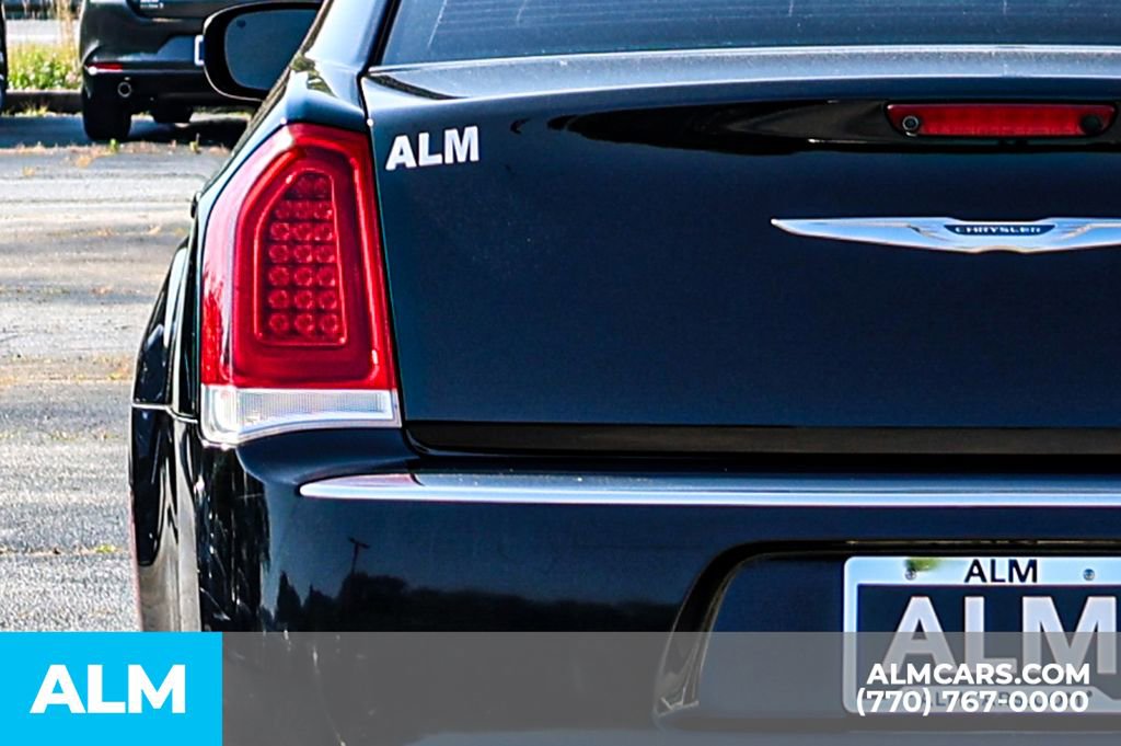 Used 2017 Chrysler 300 Limited RWD image 13