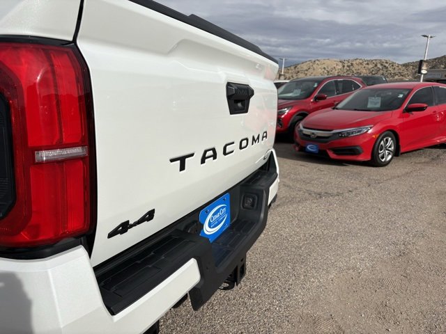 Used 2024 Toyota Tacoma TRD Sport w/ TRD Sport Upgrade Package image 17