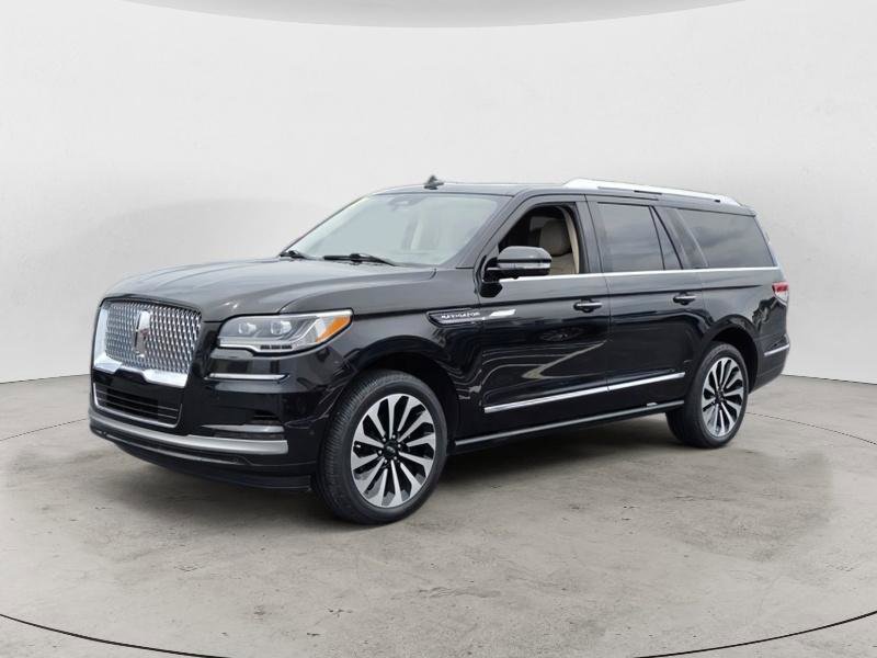 Used 2024 Lincoln Navigator L Reserve AWD/4WD image 7