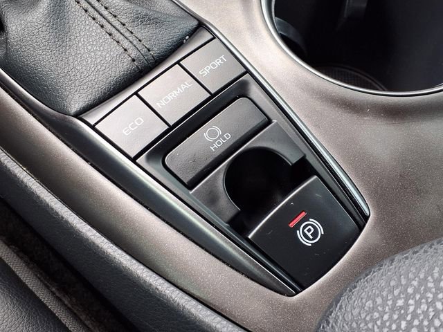 Used 2022 Toyota Camry XSE FWD image 13