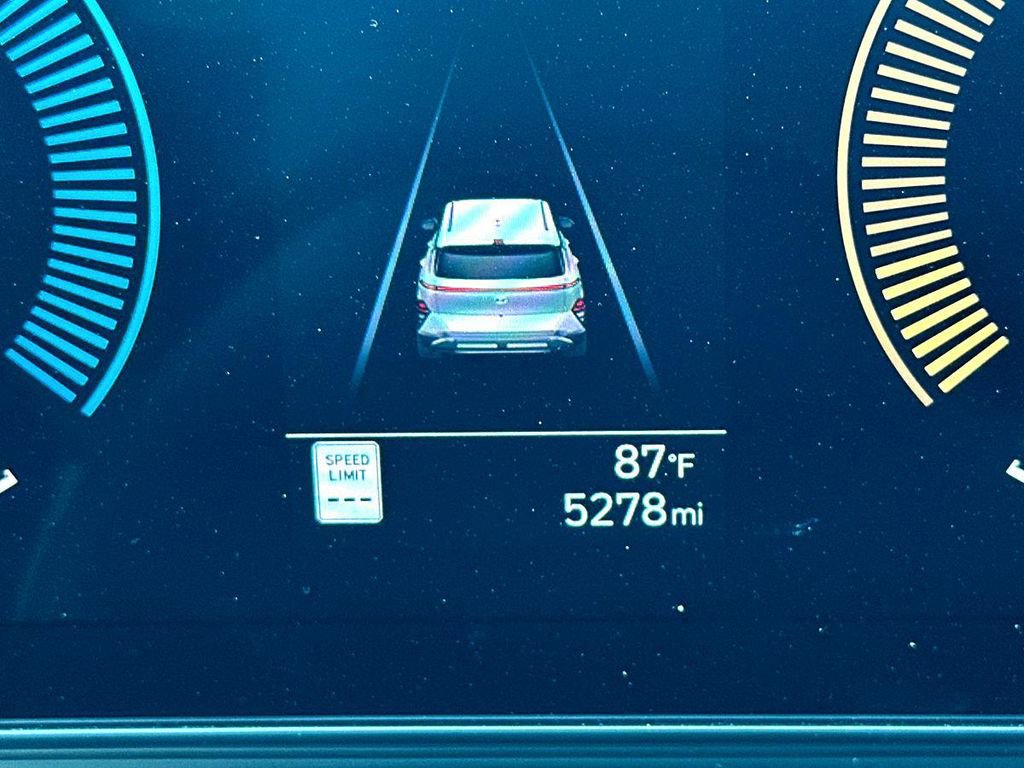 Used 2025 Hyundai Kona SEL image 27