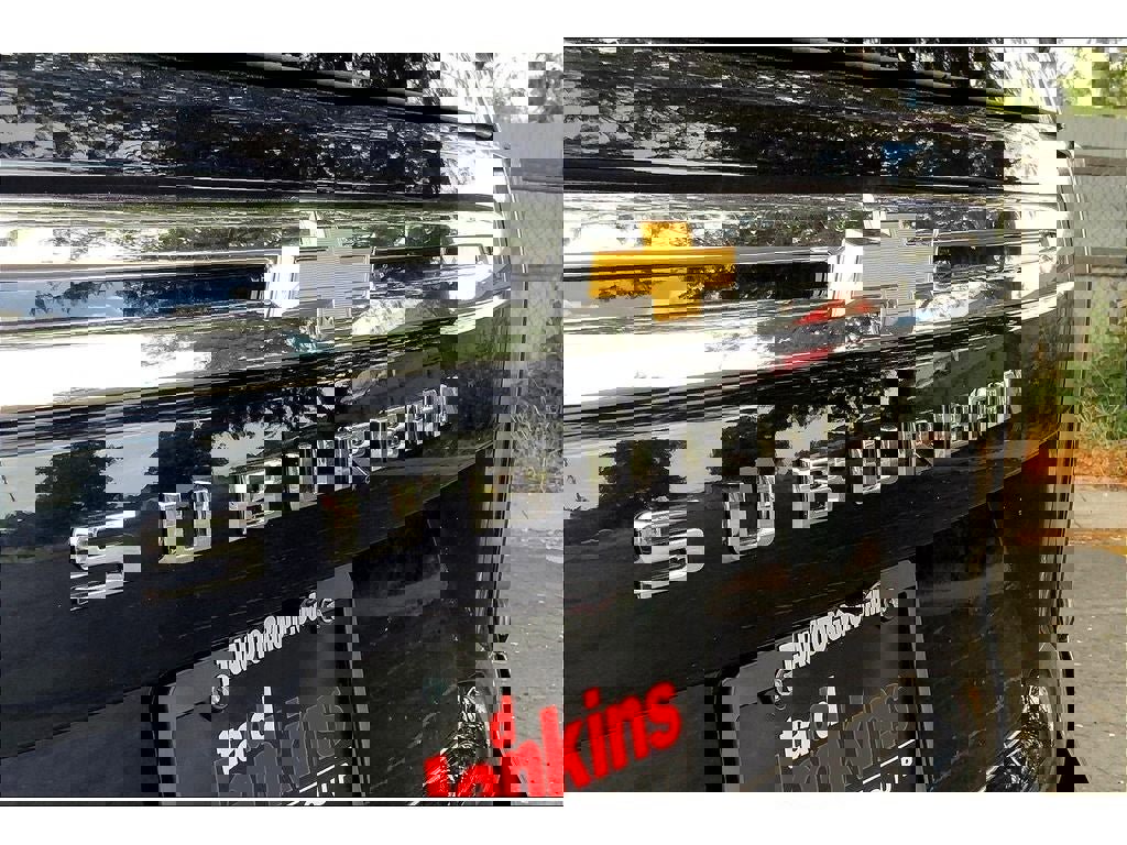 Used 2023 Chevrolet Suburban Premier image 8