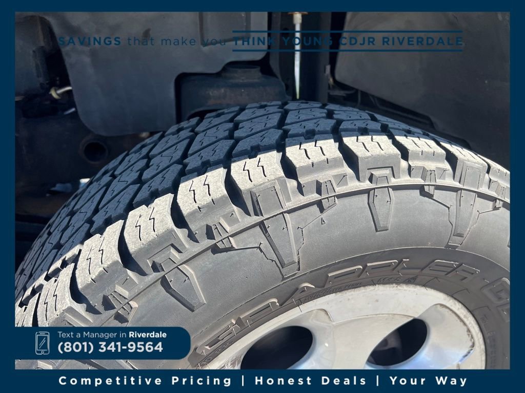 Used 2013 Jeep Wrangler Unlimited Sahara w/ Connectivity Group image 12