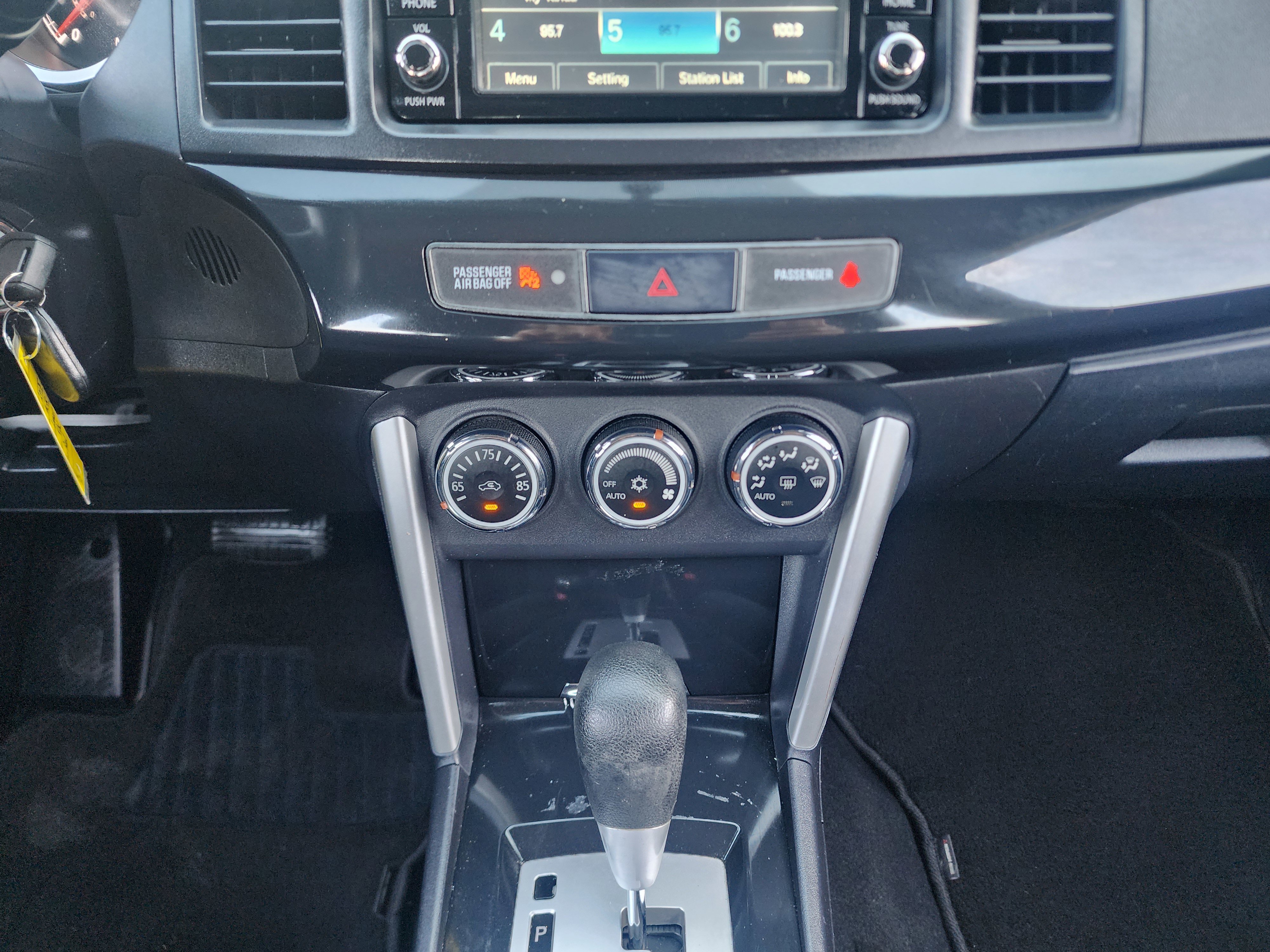 Used 2017 Mitsubishi Lancer ES FWD image 34