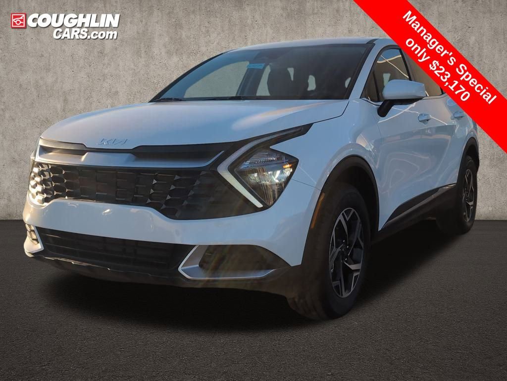 Used 2023 Kia Sportage LX image 3