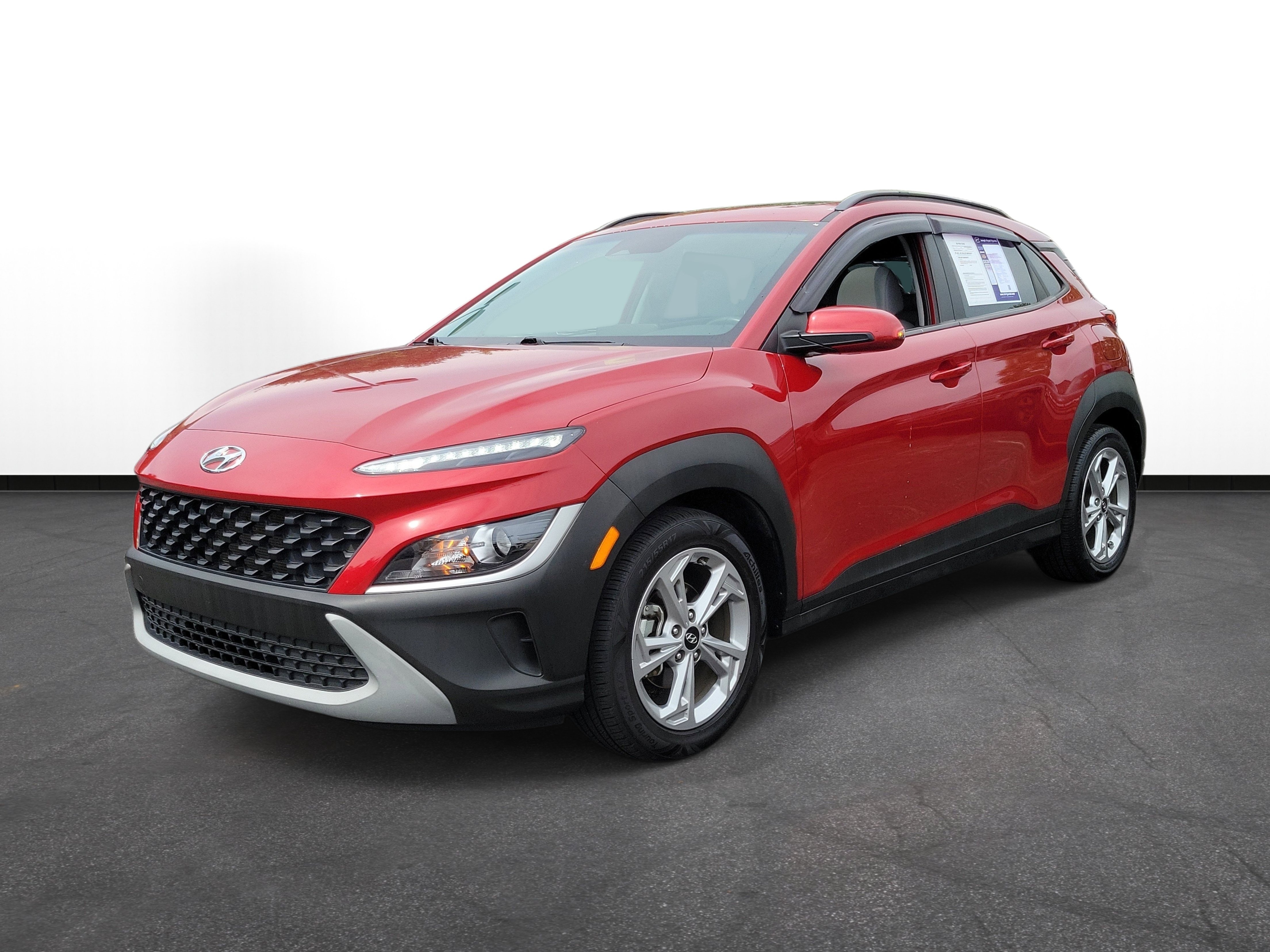 Used 2023 Hyundai Kona SEL w/ Convenience Package FWD image 2
