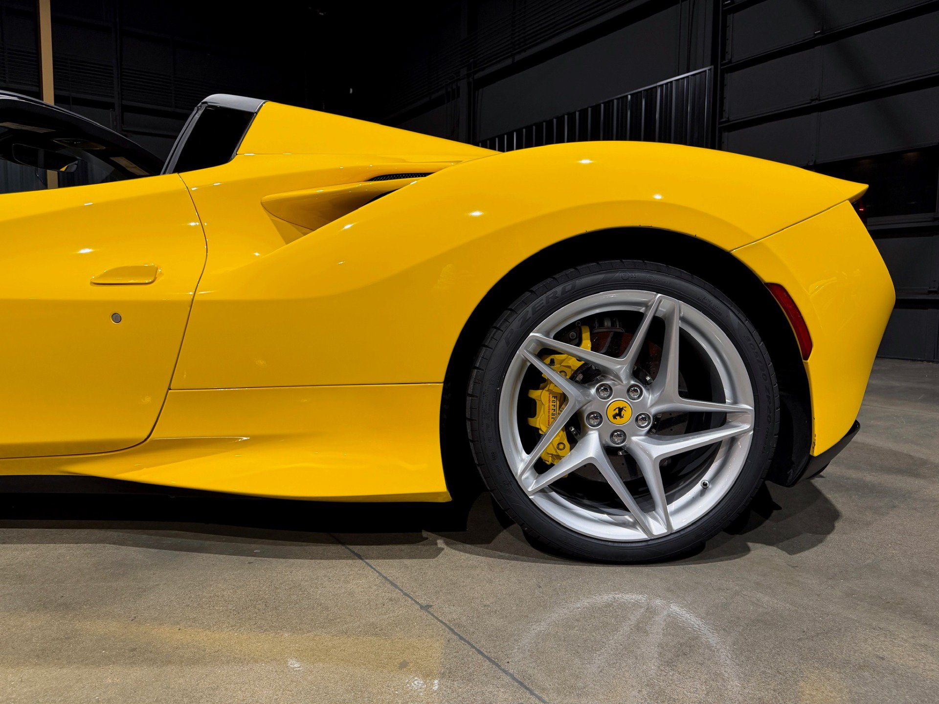 Used 2023 Ferrari F8 Tributo RWD image 16