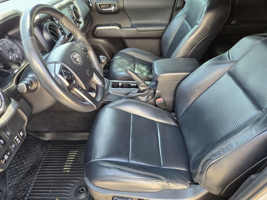 Certified 2021 Toyota Tacoma TRD Off-Road w/ TRD Premium Off Road Package AWD/4WD image 8