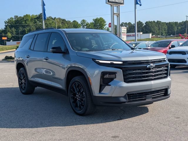 New 2026 Chevrolet Traverse LT w/ Midnight/Sport Edition FWD image 2