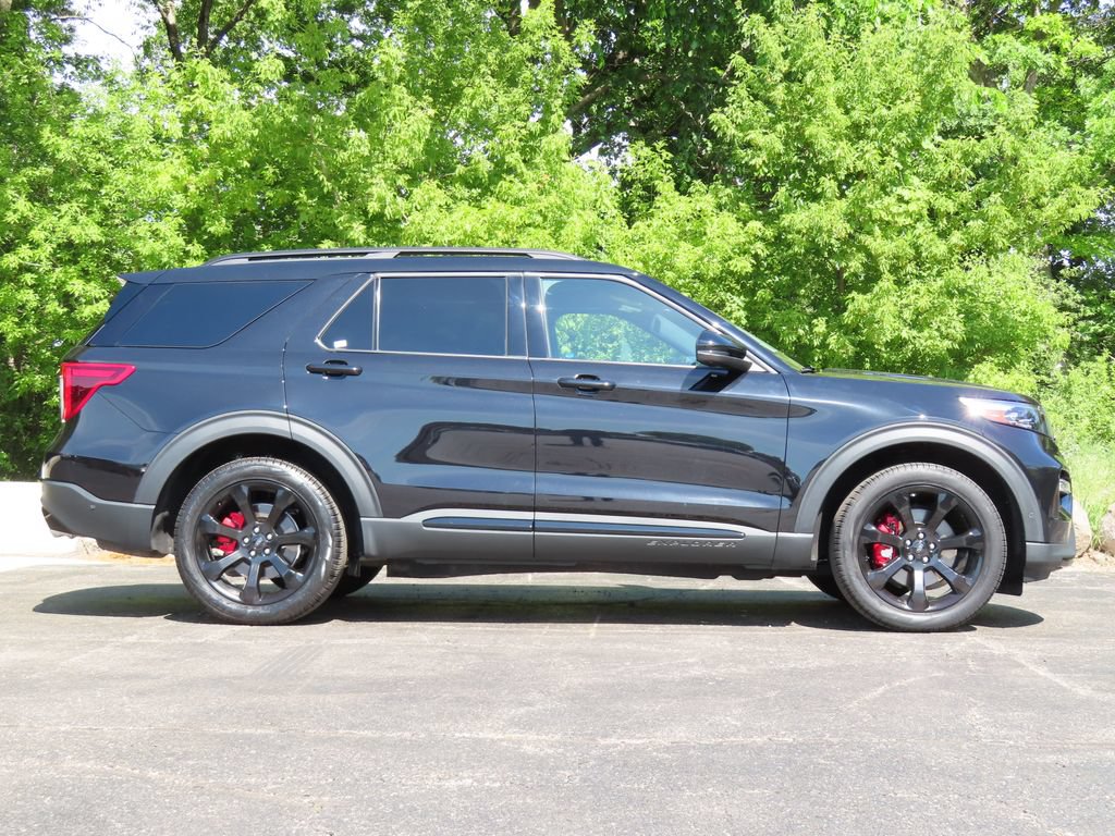 Used 2023 Ford Explorer ST w/ Technology Package AWD/4WD image 2